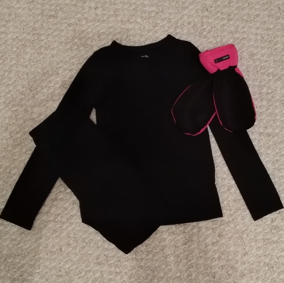 Fruit of the Loom Other - 3/$15 Winter gloves and clothes